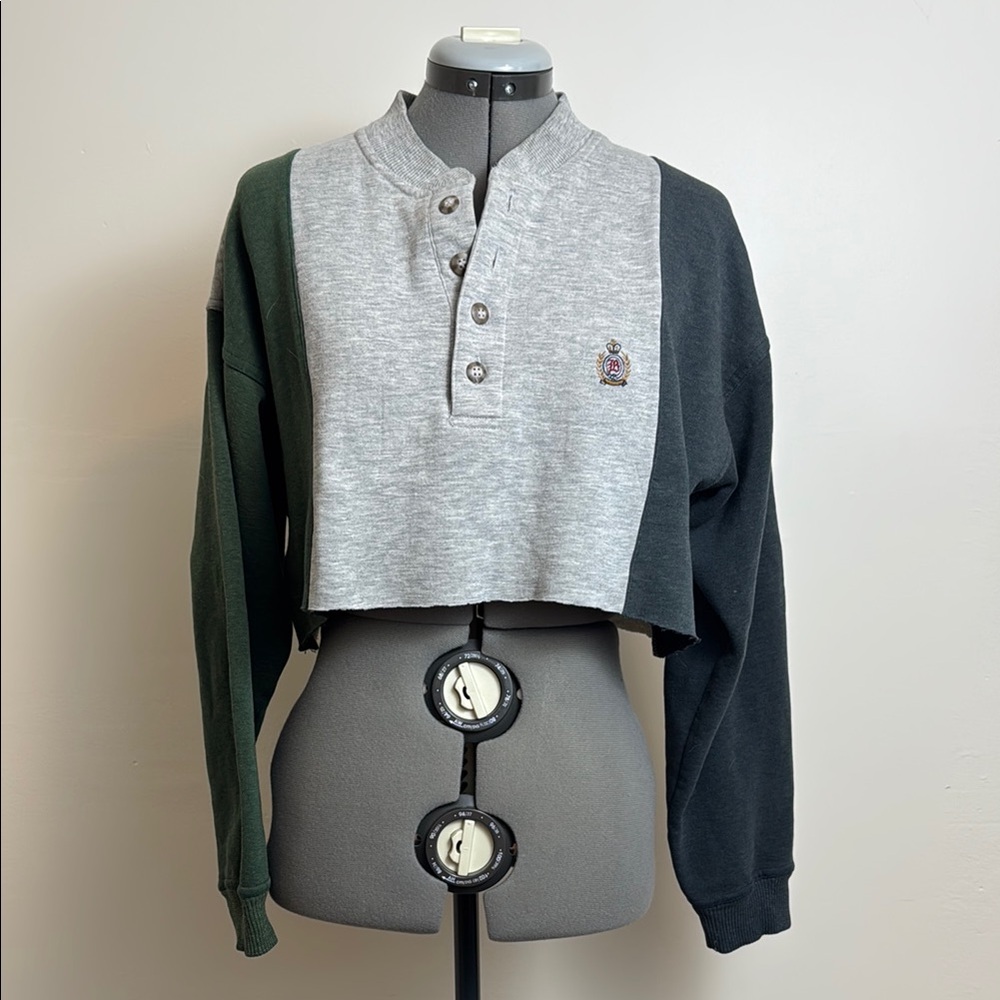 Colorblock Cropped Henley Sweatshirt